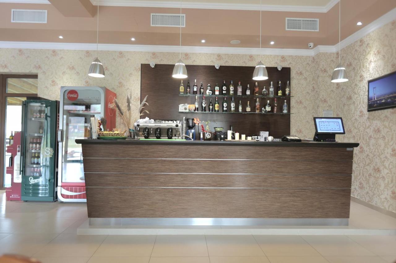Pensiune Restaurant Liana Mehadia Bagian luar foto